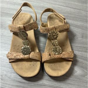 VIONIC SANDALS SIZE 7